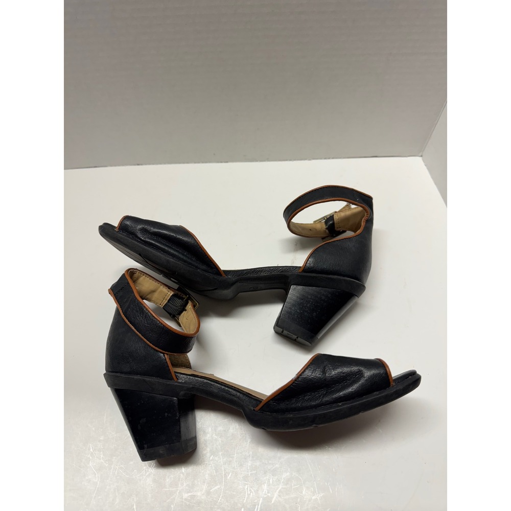 M2 by Miz Mooz Black Leather Ankle Strap Block Heel Sandals Button Detail 6.5 37 - Picture 4 of 11
